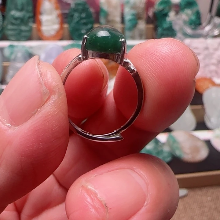 独山玉未镶嵌颈饰