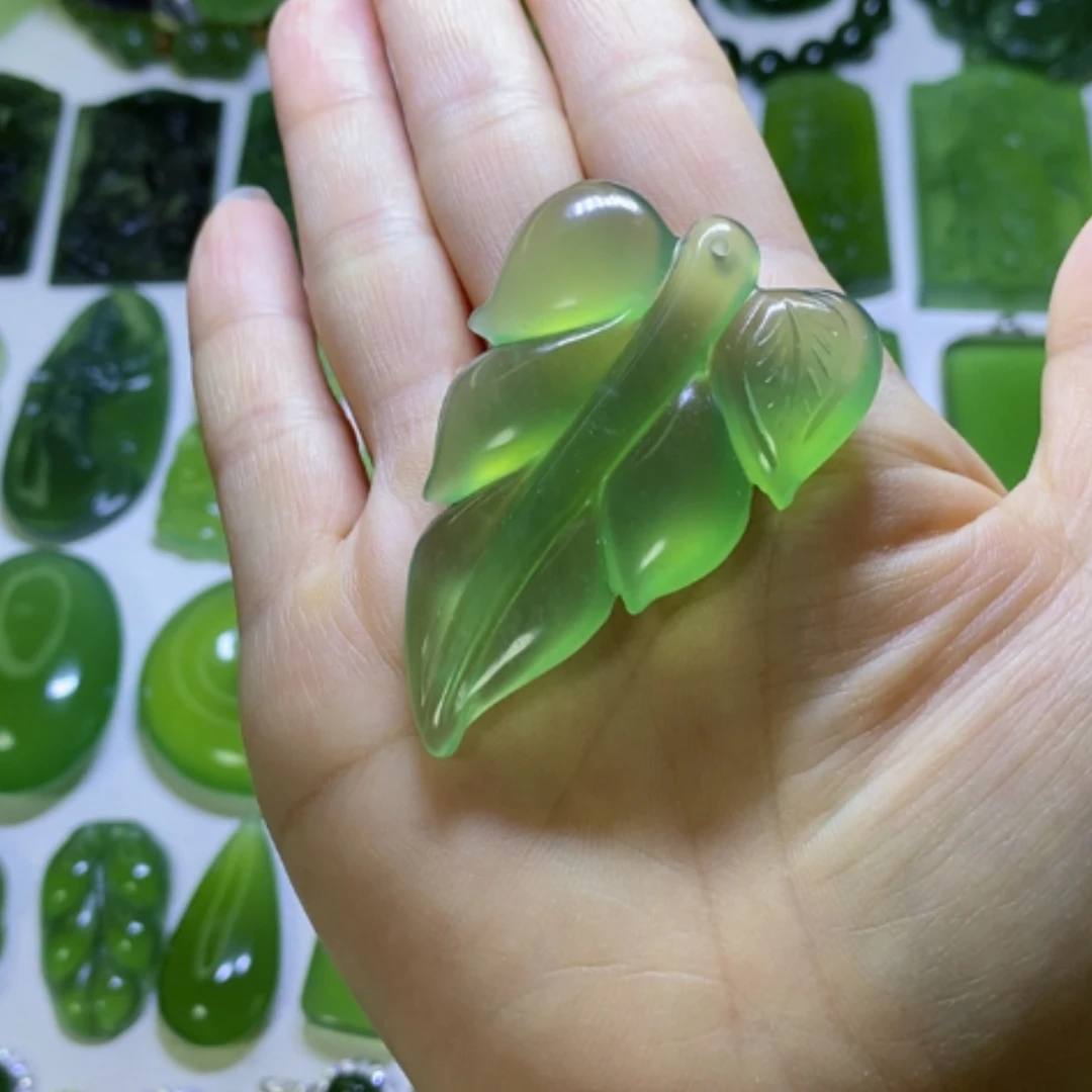 【闪购商品】蛇纹石玉未镶嵌颈饰