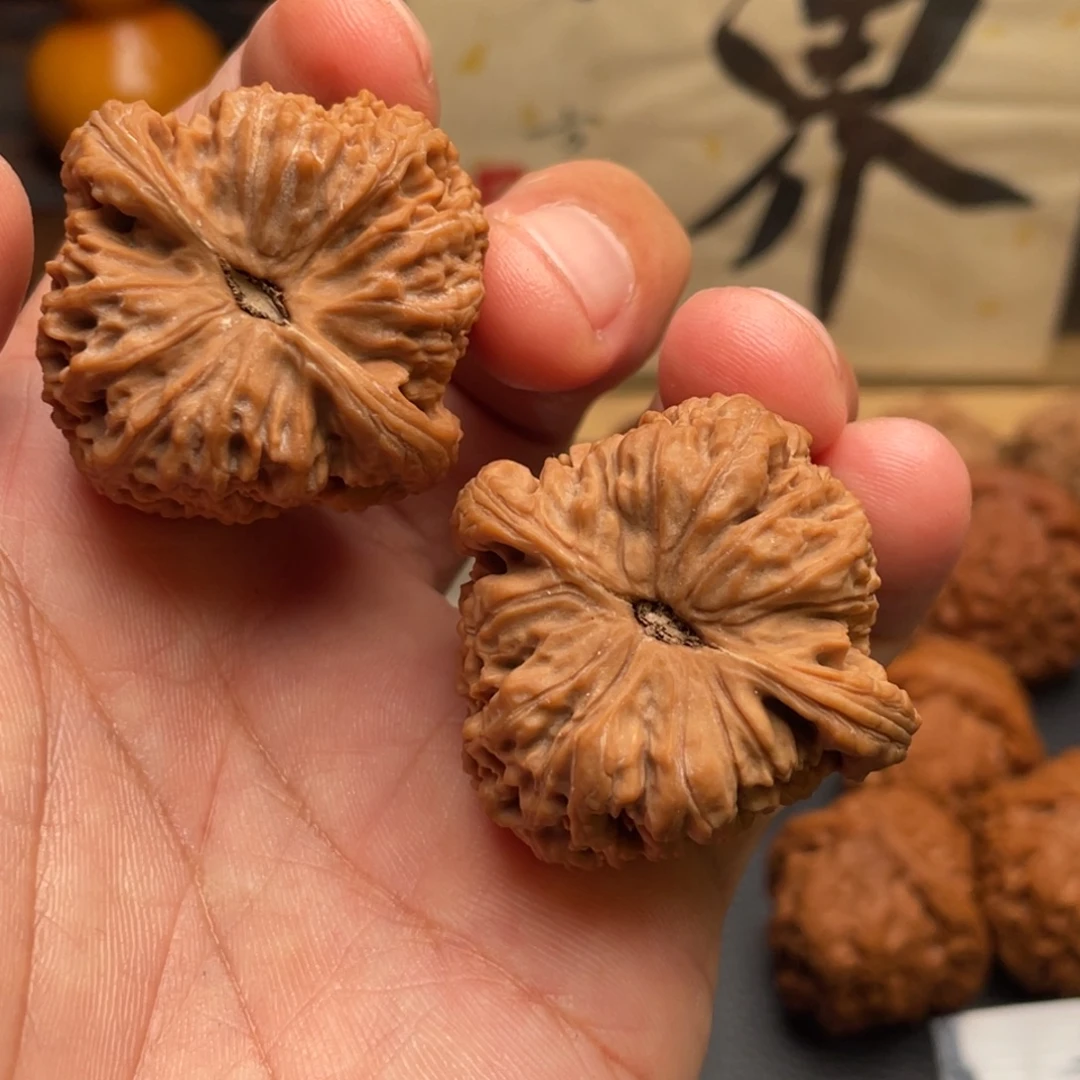 高***哈吊坠文玩核桃南疆石