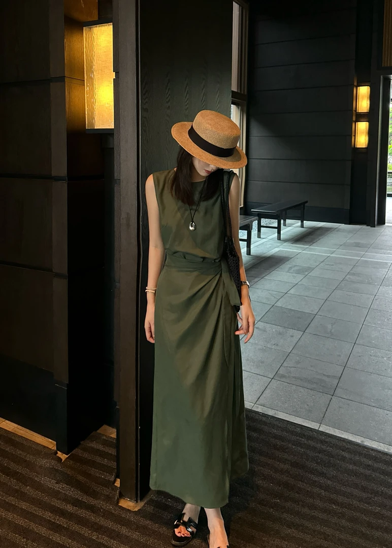 LUOZHIYIN/罗知音D113016F圆领绿色连衣裙中长裙气质裙子无袖