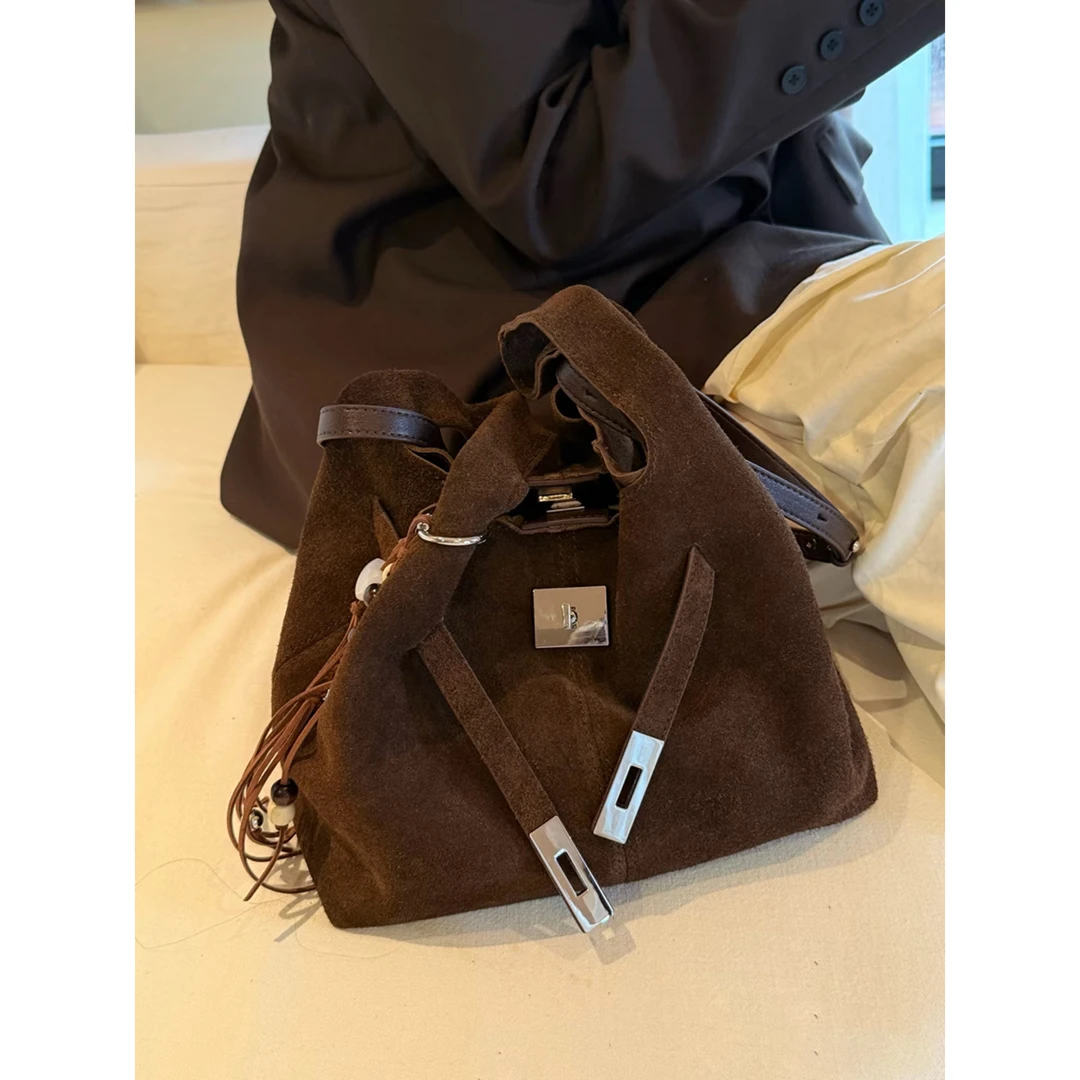 复古磨砂麂皮菜篮子手提包包女式2025新款潮轻奢小众高级感斜挎包