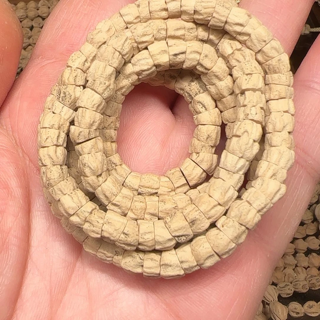 柏香籽/百香籽吊坠肥*螂