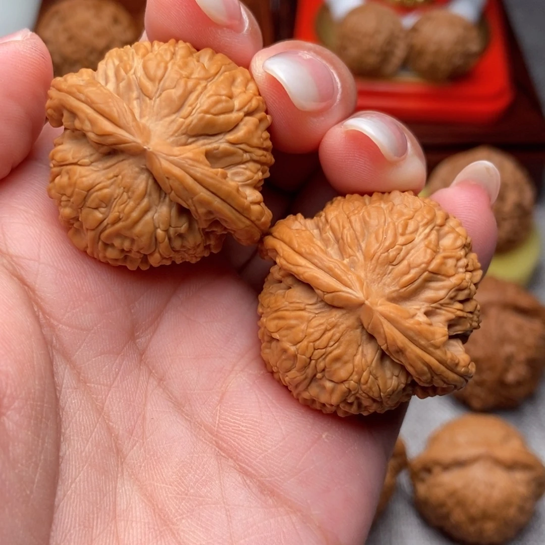 ****～把件文玩核桃毕业球白36全品