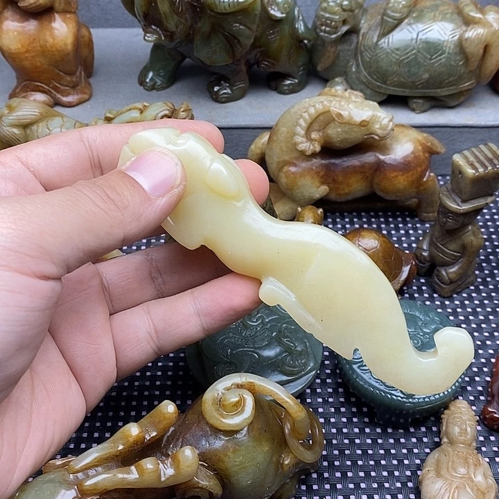 未镶嵌蛇纹石玉颈饰用****3