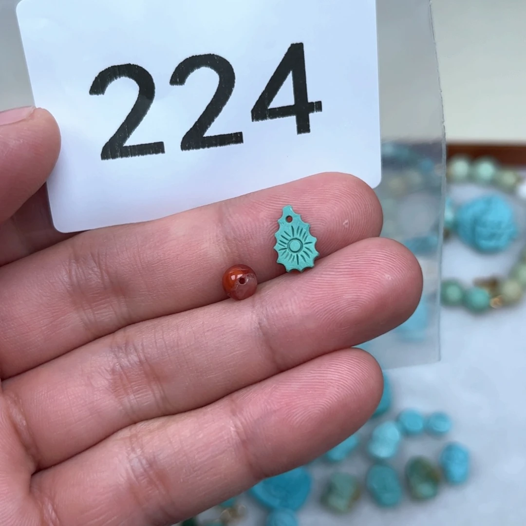 南红玛瑙未镶嵌珠宝奇石