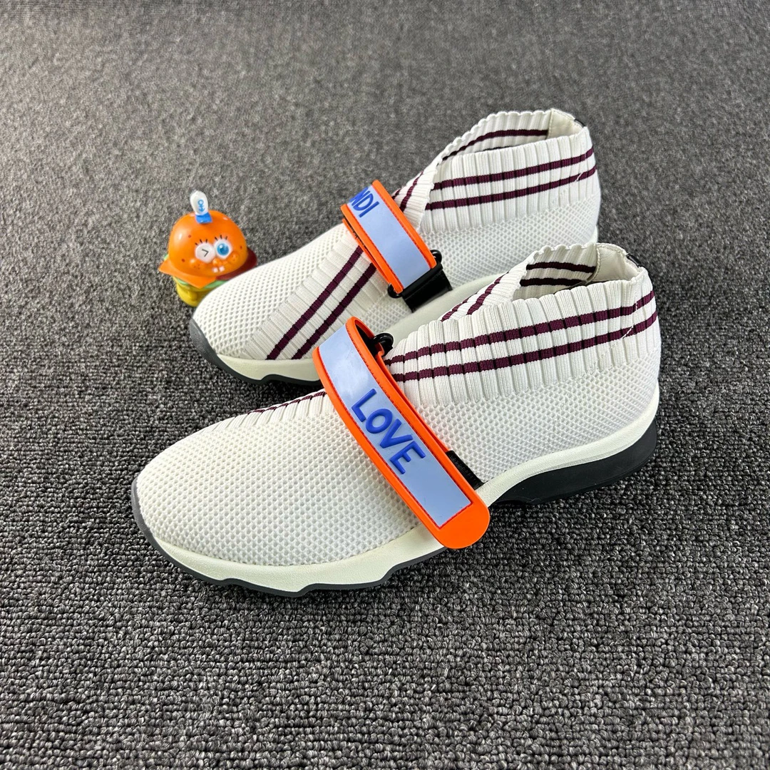 99新 FENDI/芬迪 袜子靴35码 HB5554