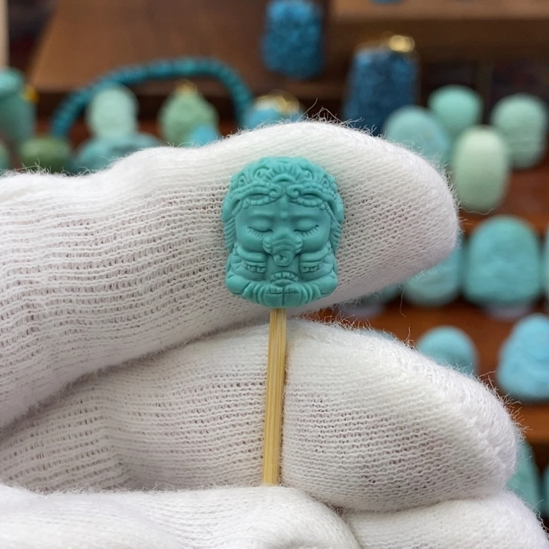 绿松石未镶嵌珠宝奇石