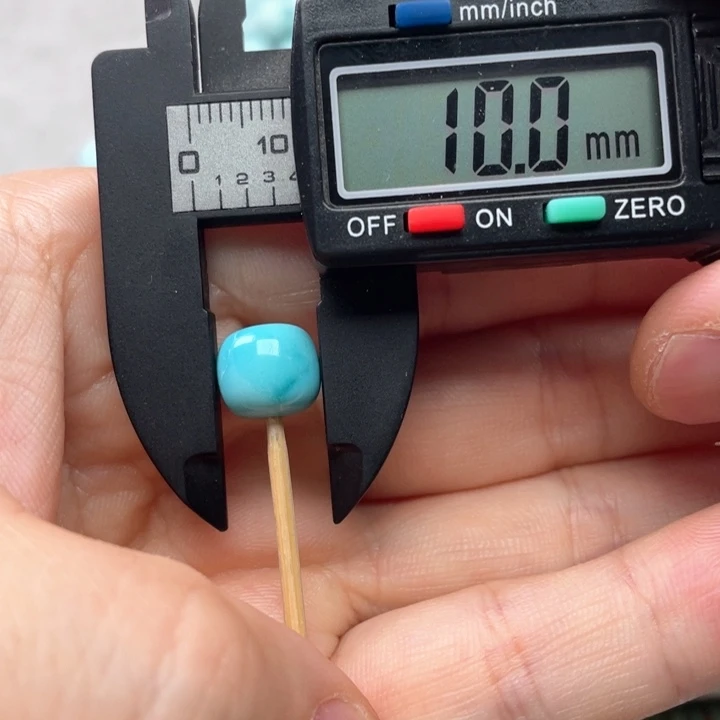 绿松石颈饰未镶嵌