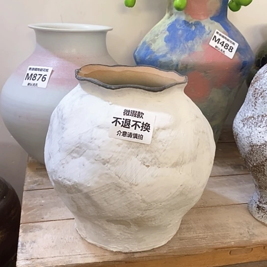 瓶景德镇陶瓷。景德镇陶瓷