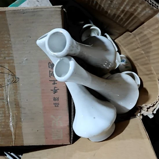 绿泥盘子碗茶壶啥都有