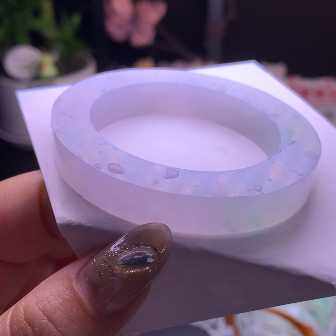 定制翡翠未镶嵌手镯