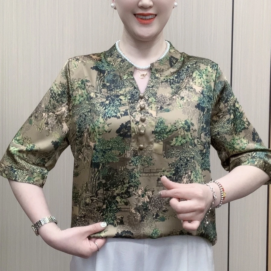 新款气质减龄大码V领五分袖显瘦妈妈装小衫