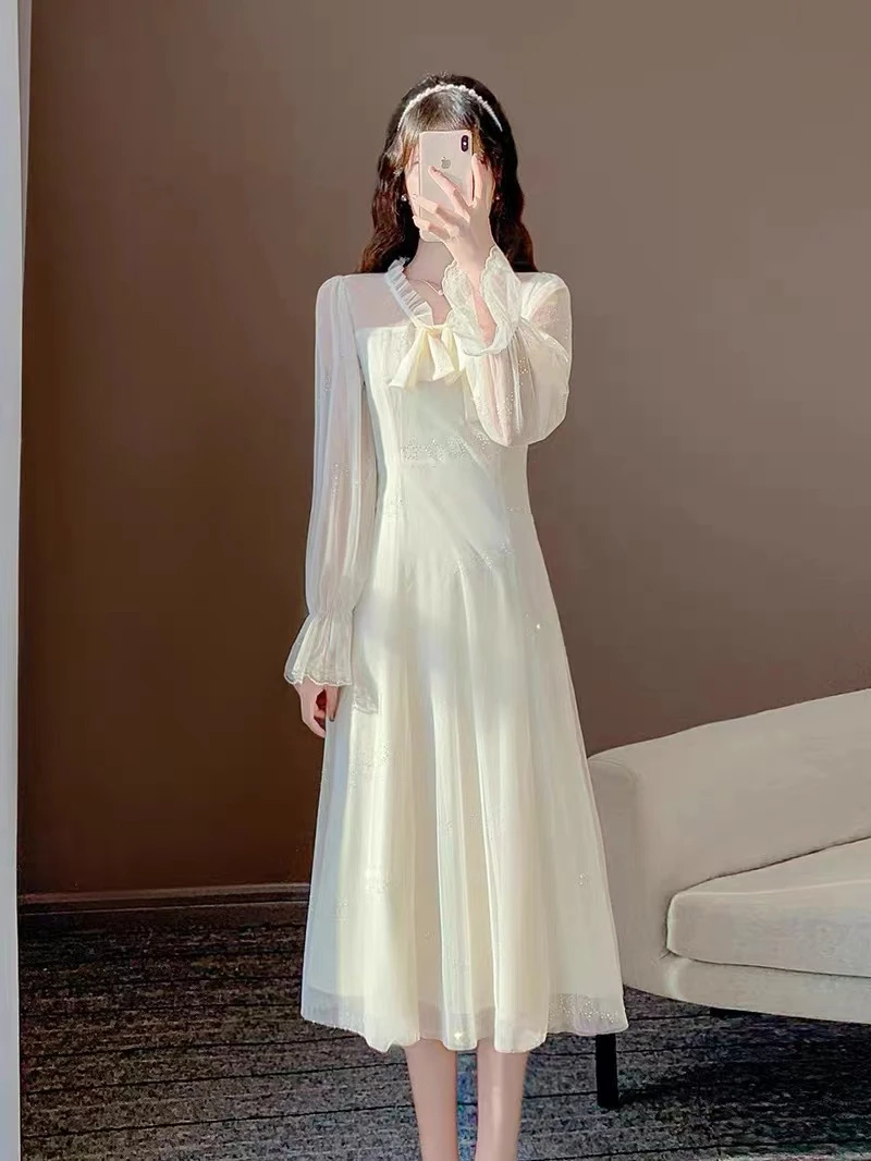 早秋季新款法式气质时尚轻奢高级感独特超好看修身连衣裙