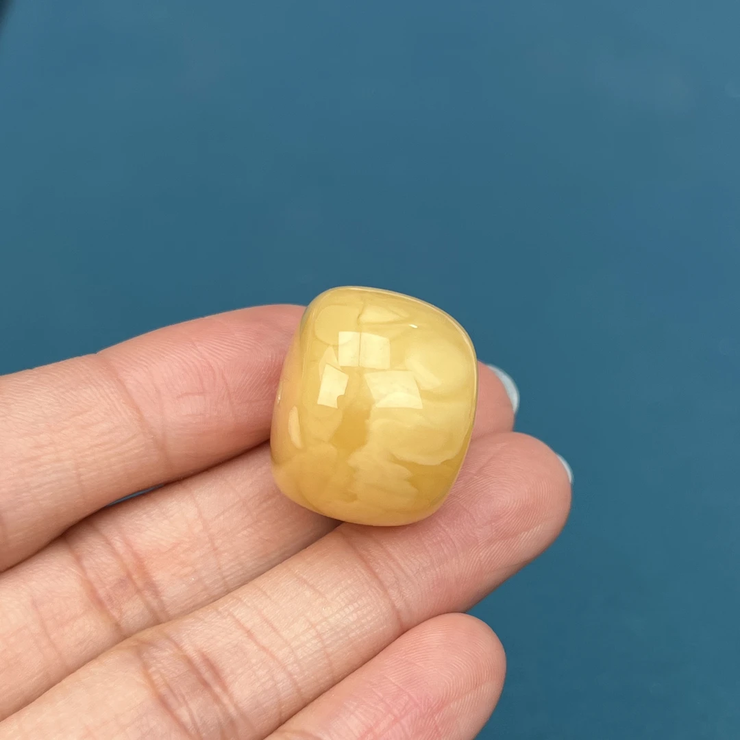 R2060【瑕疵 有花粉】天然原矿蜜蜡墩子21x17mm