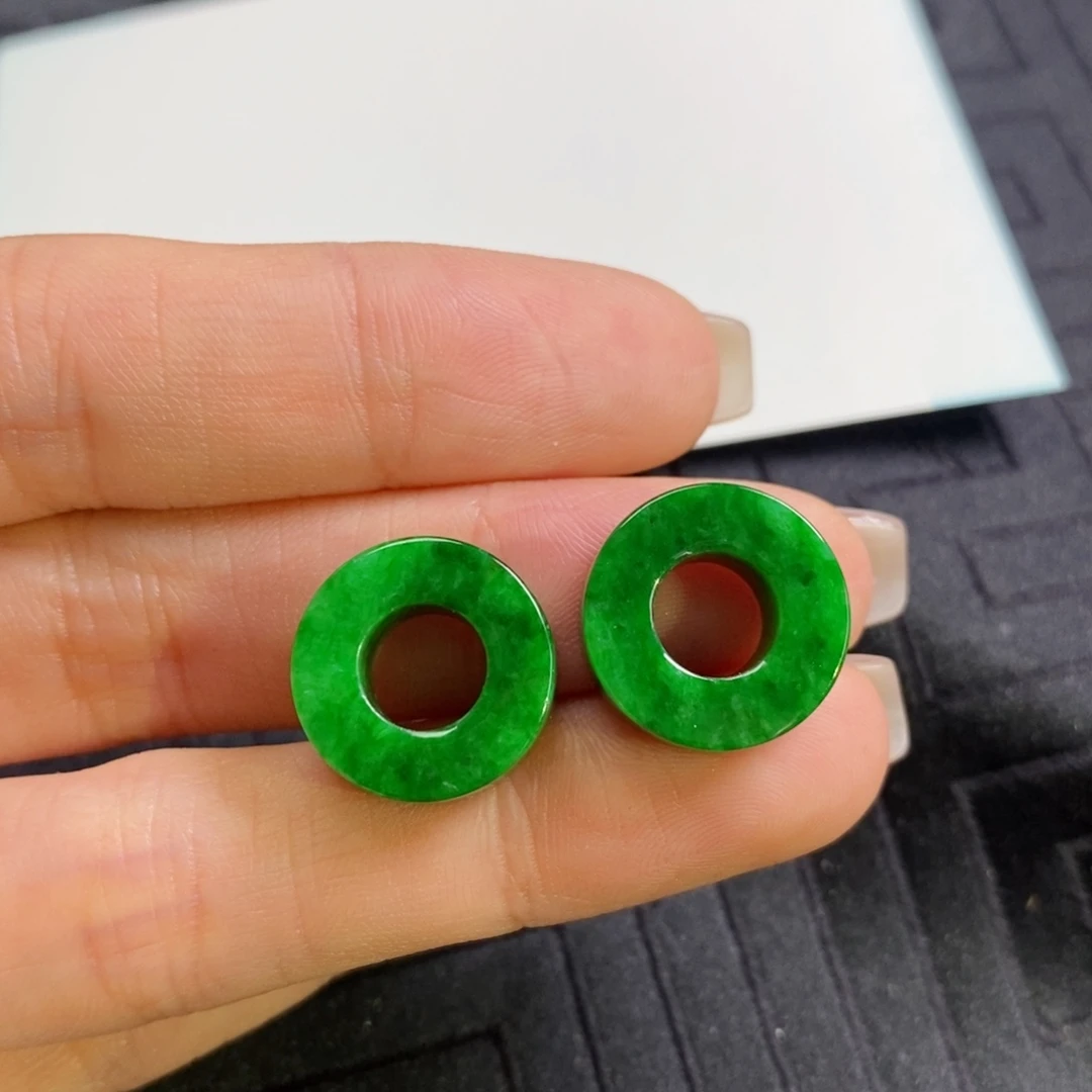 翡翠未镶嵌耳饰辣色路路通