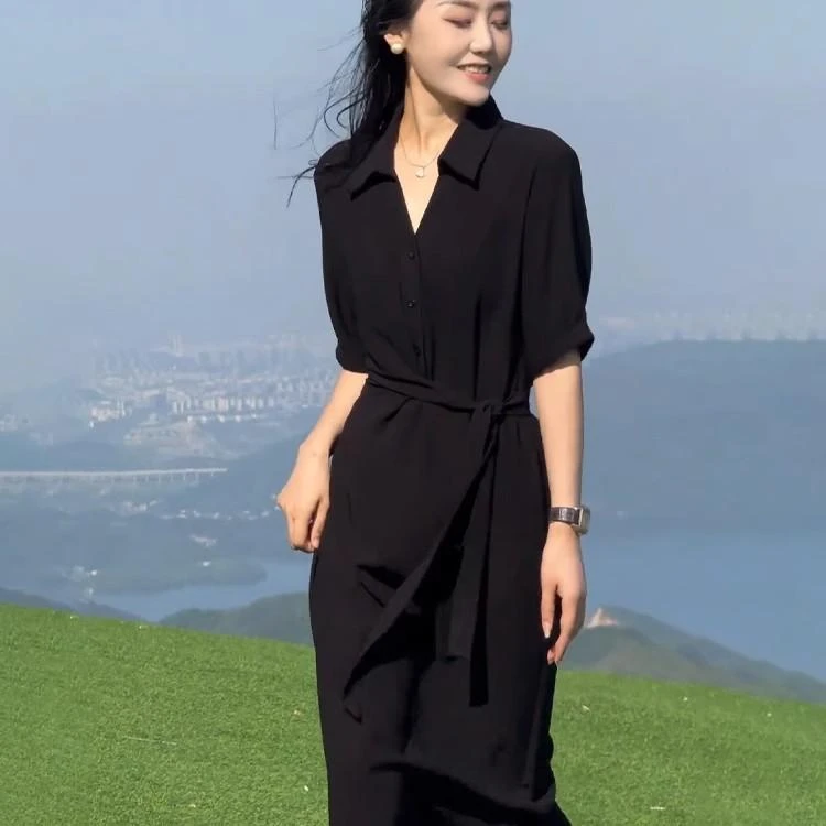 2025新款黑色赫本风夏季显瘦修身轻奢高级气质连衣裙女