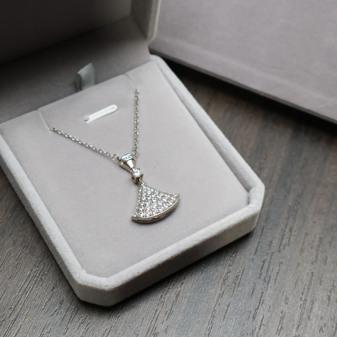 【梵璇珠宝】0622重金  小裙子项链 ZSXL （不带包底)