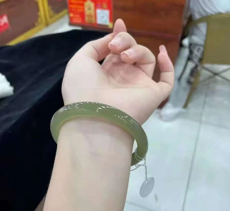 A19湖水绿正圈显白百搭
