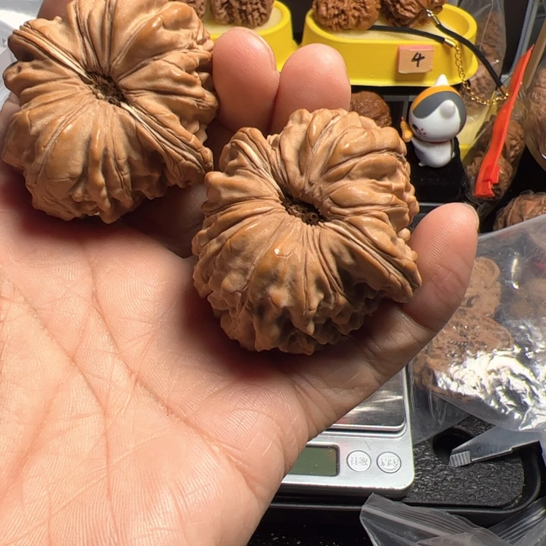 文玩核桃吊坠华坤龙47
