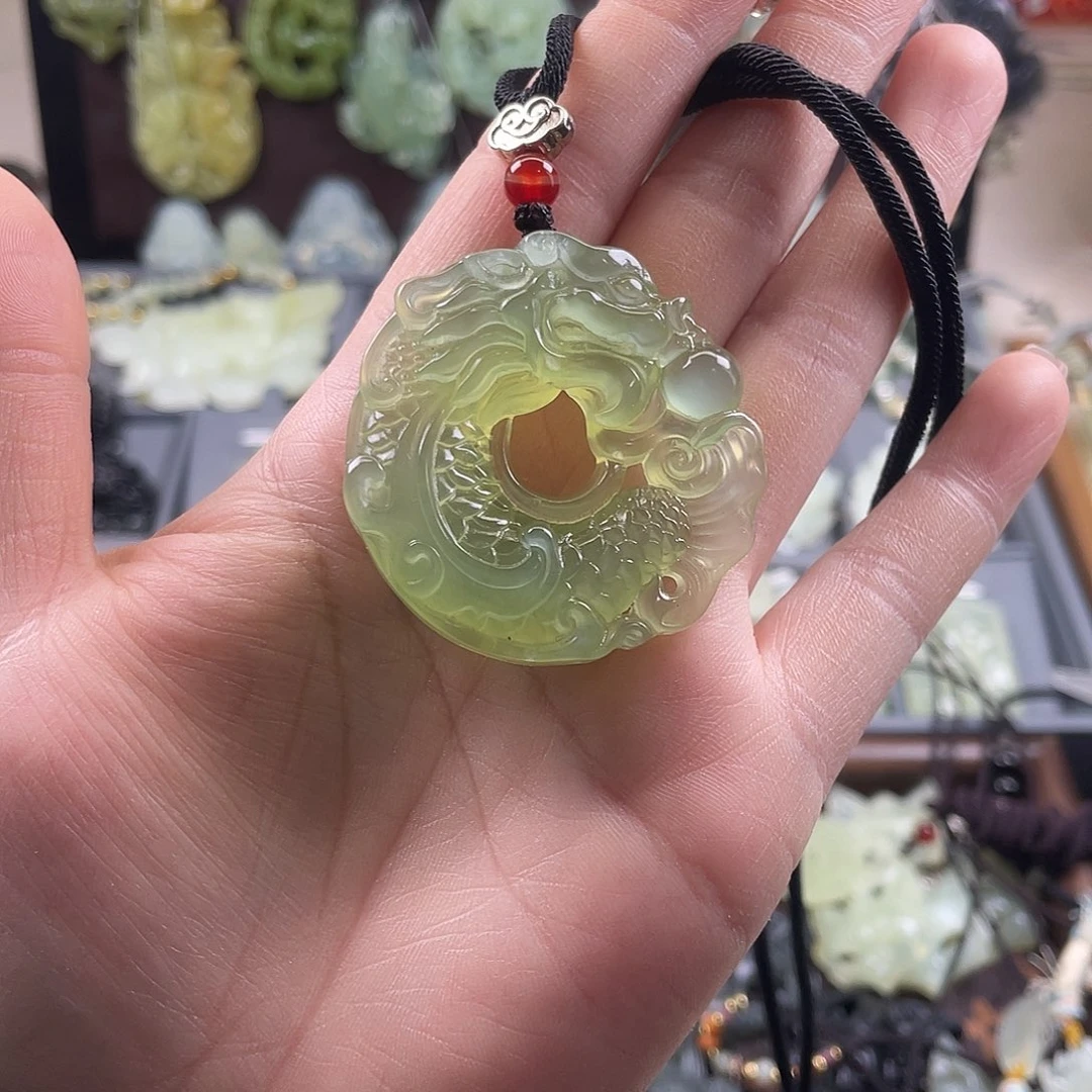 岫玉未镶嵌吊坠(赠链)