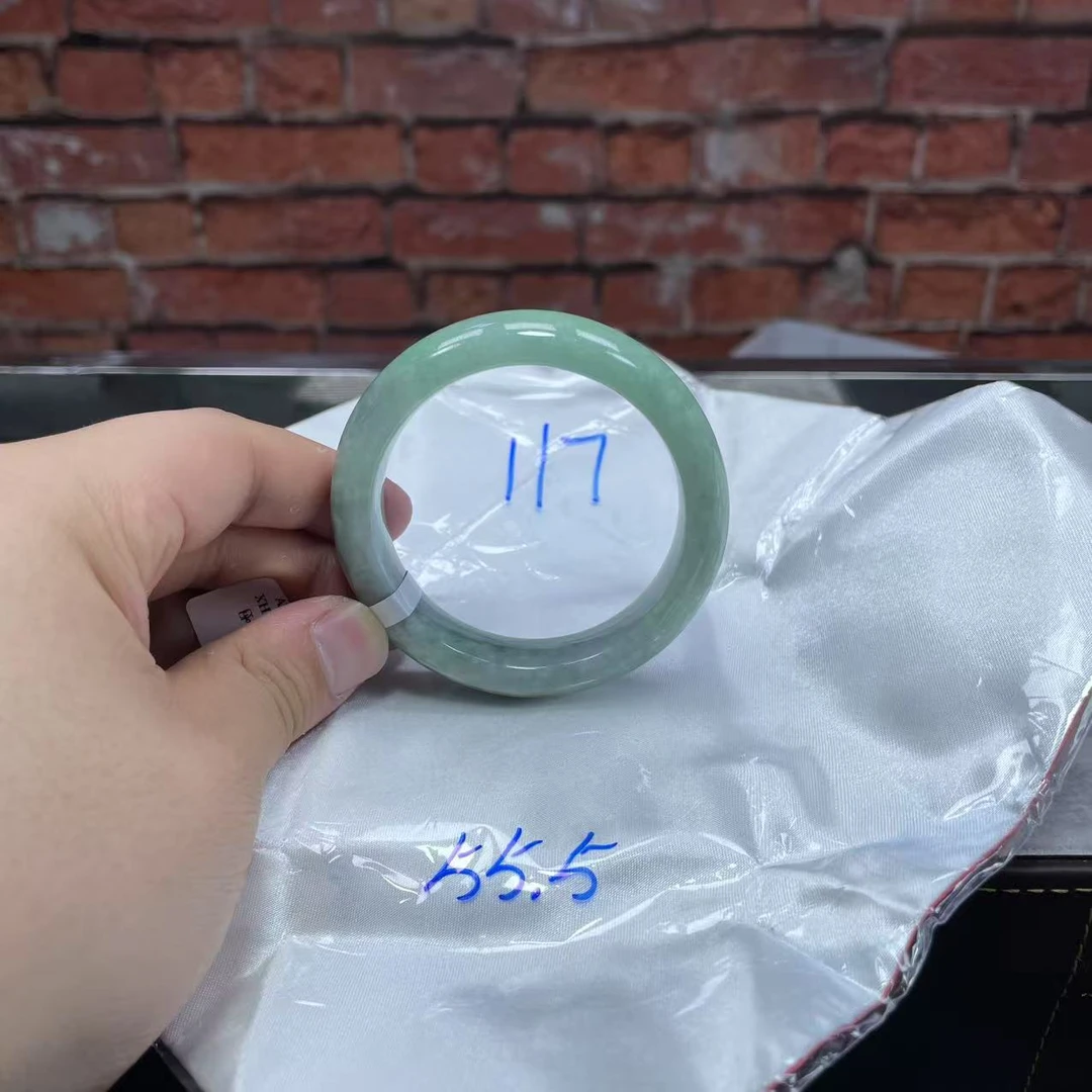 毛货手镯需精细抛光/117