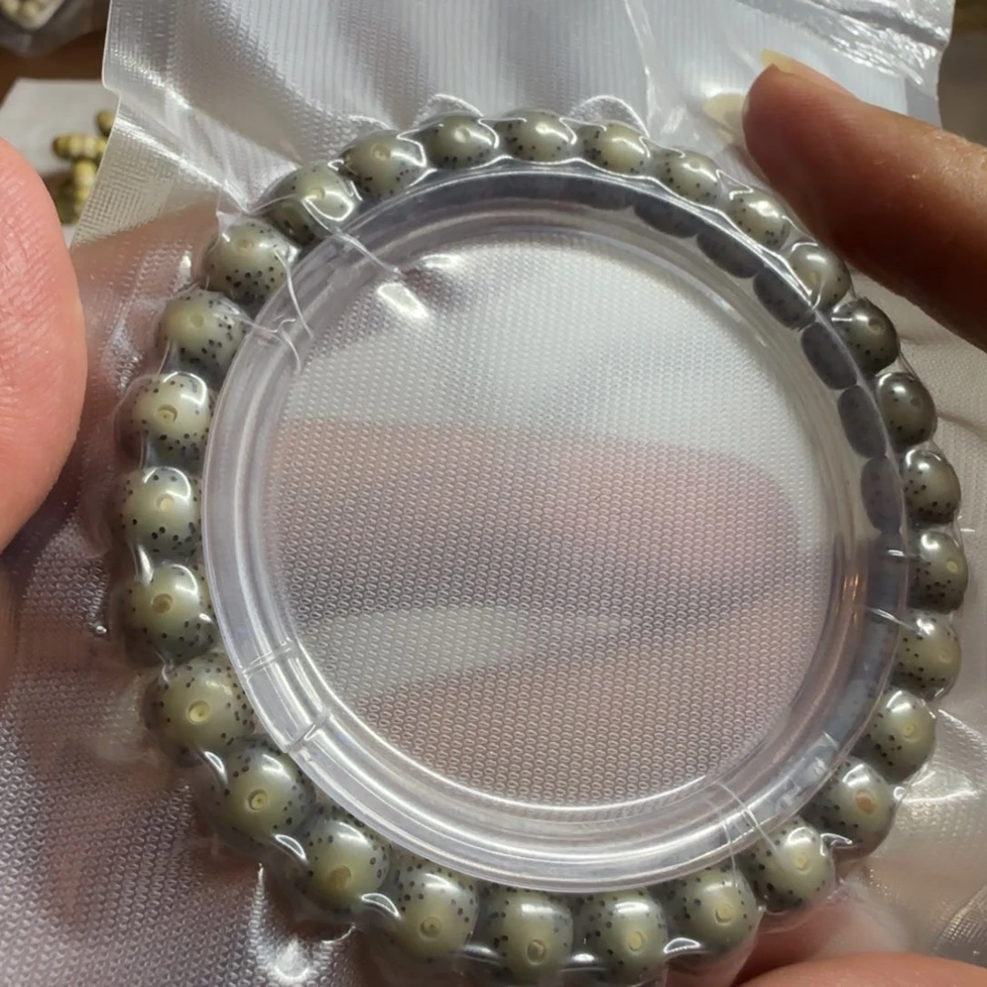 猴头核桃把件石玉糯冰料