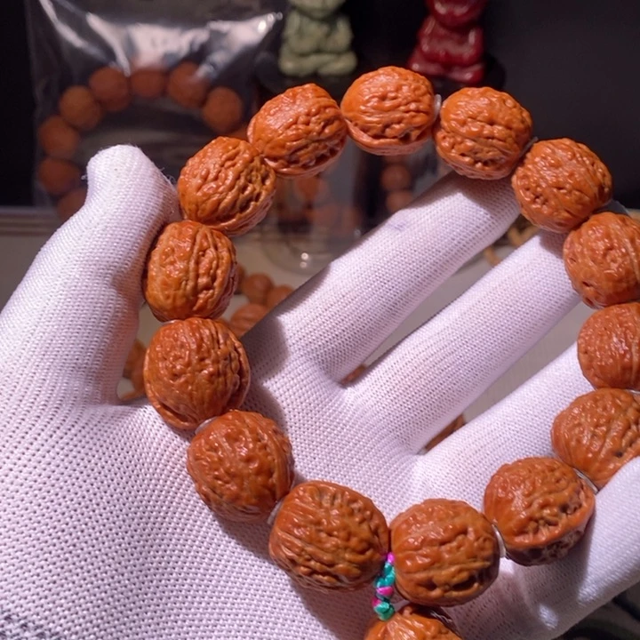 文玩核桃手串……32