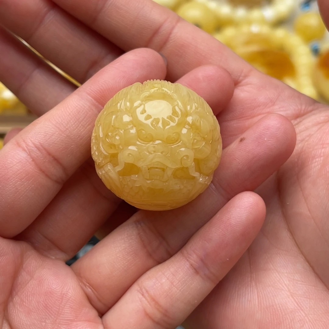 琥珀未镶嵌裸石蜜蜡吊坠笑