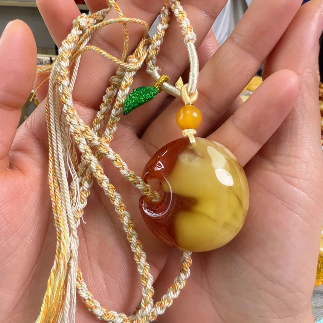 蜜蜡裸石未镶嵌蜜蜡