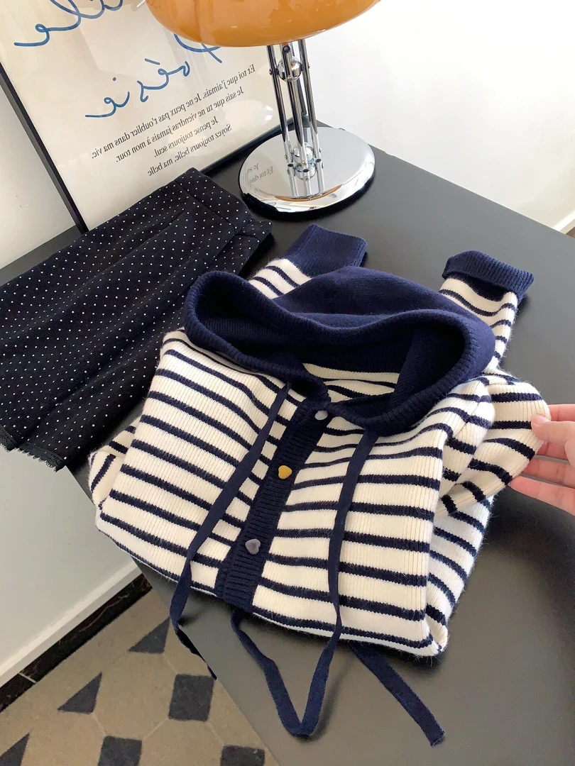 韩系撞色纽扣条纹连帽慵懒风长袖针织开衫毛衣女新款百搭休闲上衣