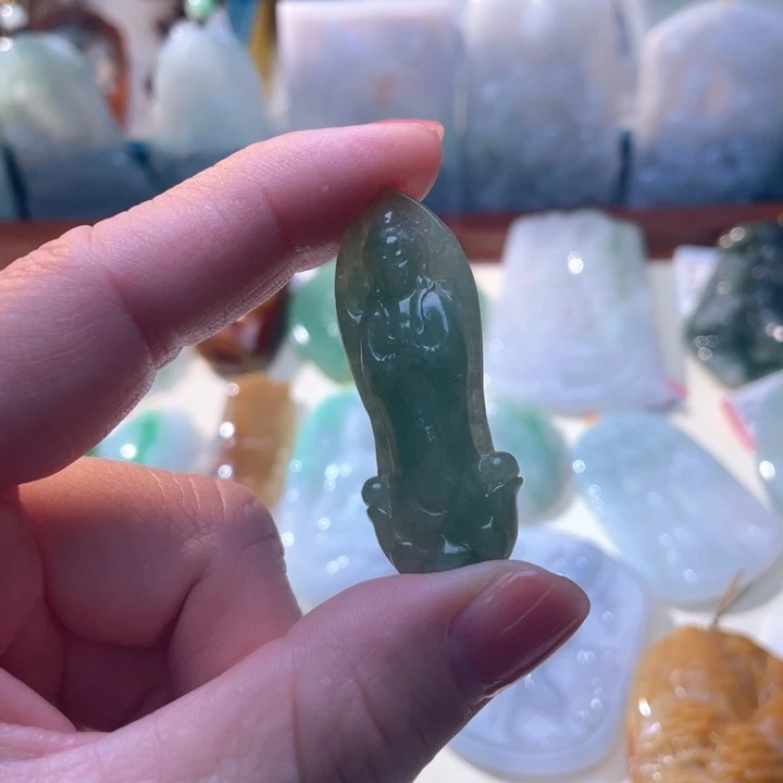 翡翠挂件未镶嵌观音