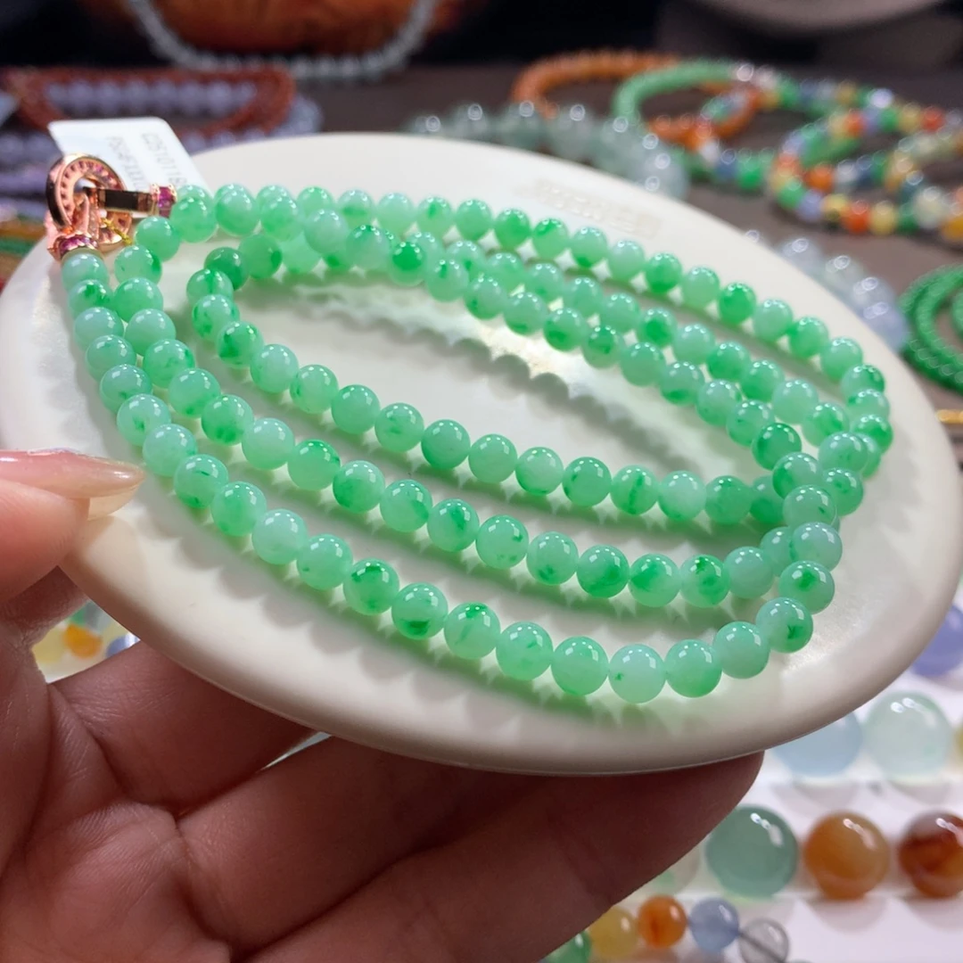 翡翠未镶嵌手链胶润牛奶底飘金丝绿卡5