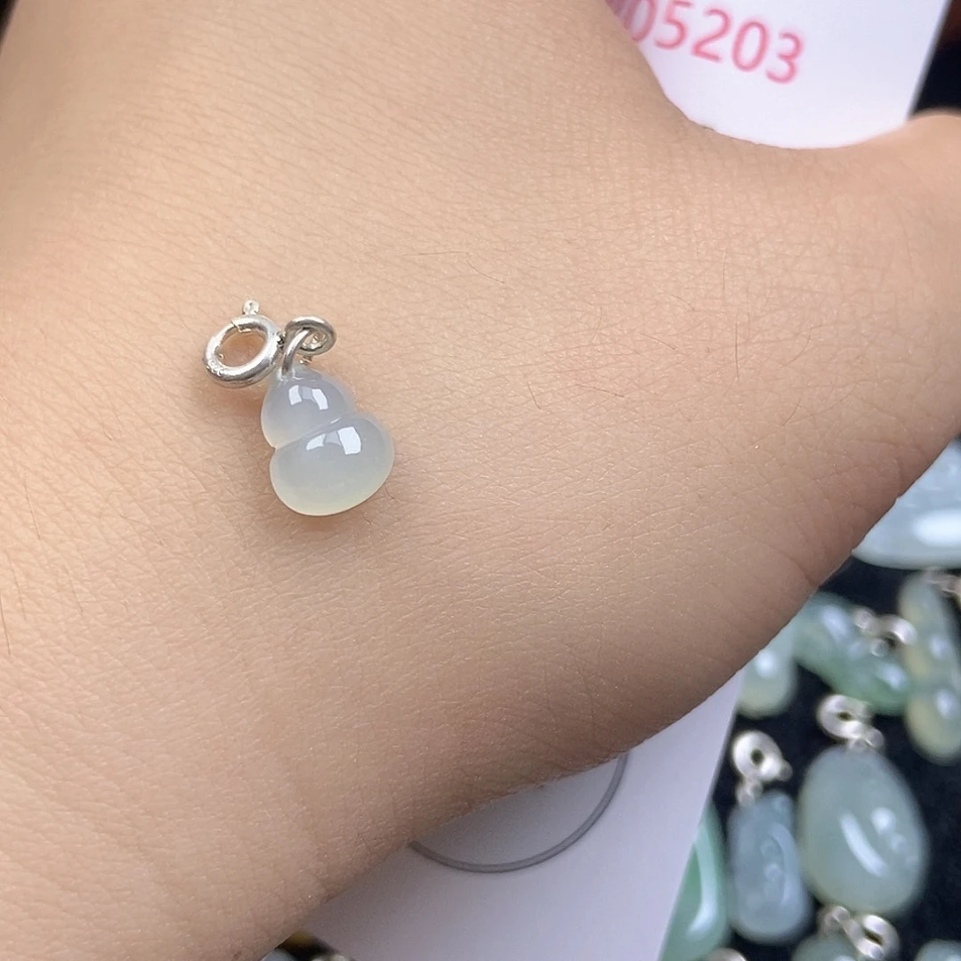 翡翠未镶嵌挂件天然