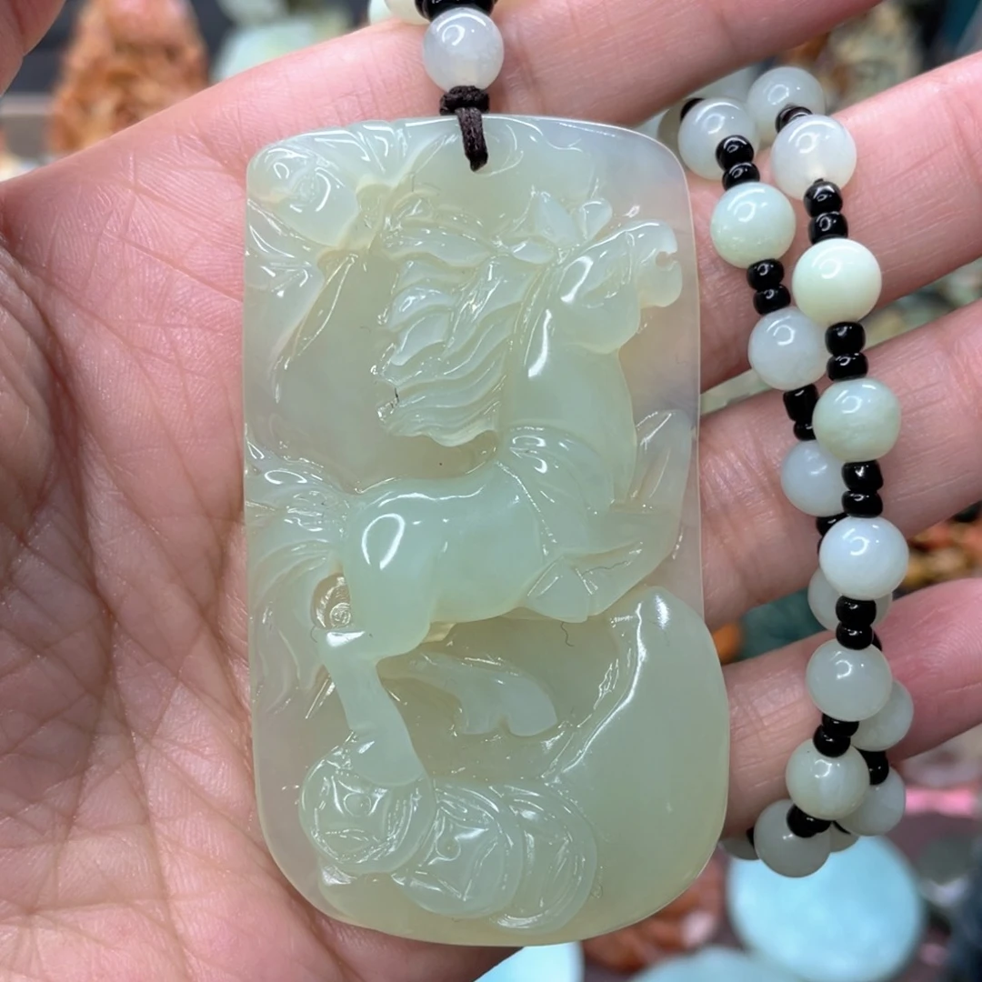 蛇纹石玉颈饰未镶嵌