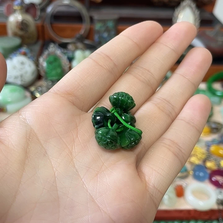 翡翠散珠精美雕刻物件物件