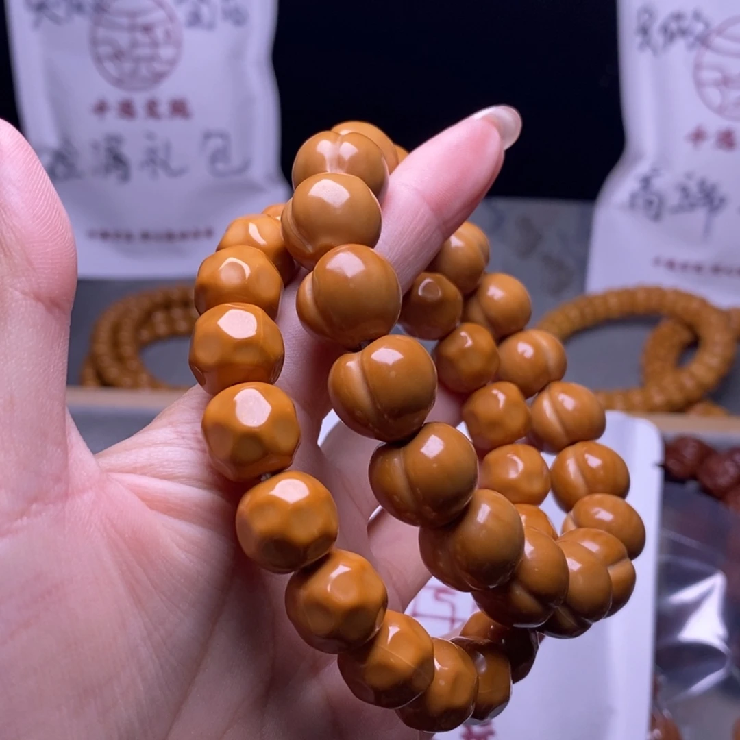 猴头核桃手串奶酪 柯基屁桃