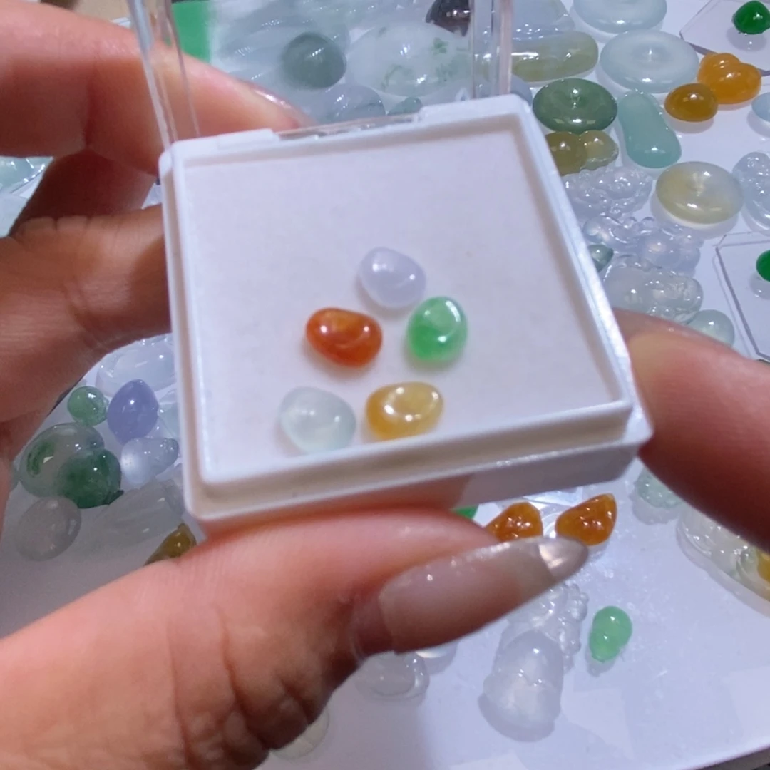 未镶嵌定制翡翠翡翠