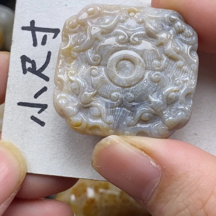 硅化珊瑚（珊瑚玉）未镶嵌颈饰