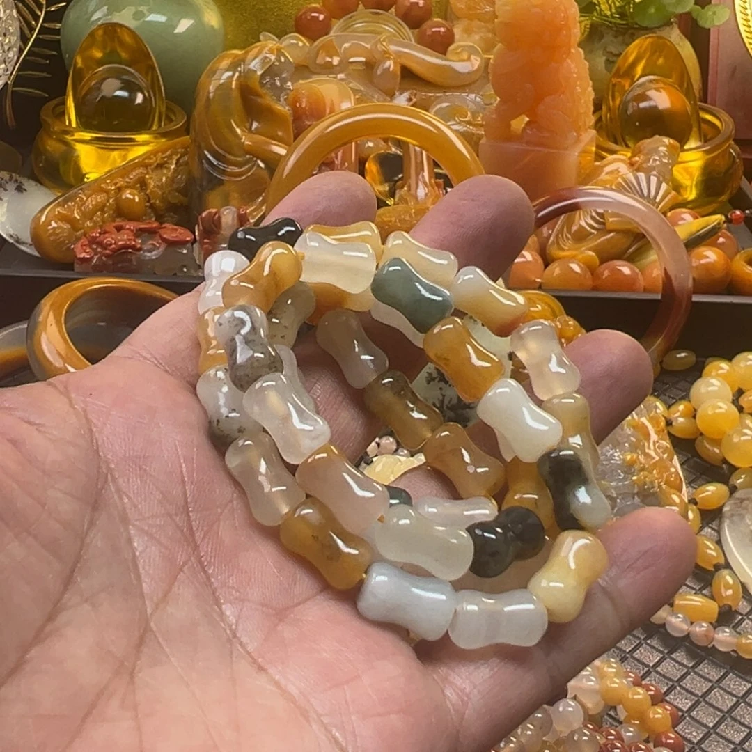 石英质玉未镶嵌颈饰