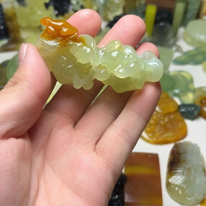 未镶嵌蛇纹石玉颈饰