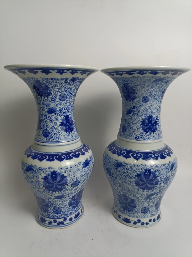 大清康熙青花缠枝莲图纹陶瓷花菇一对高25厘米直径13厘米仿古