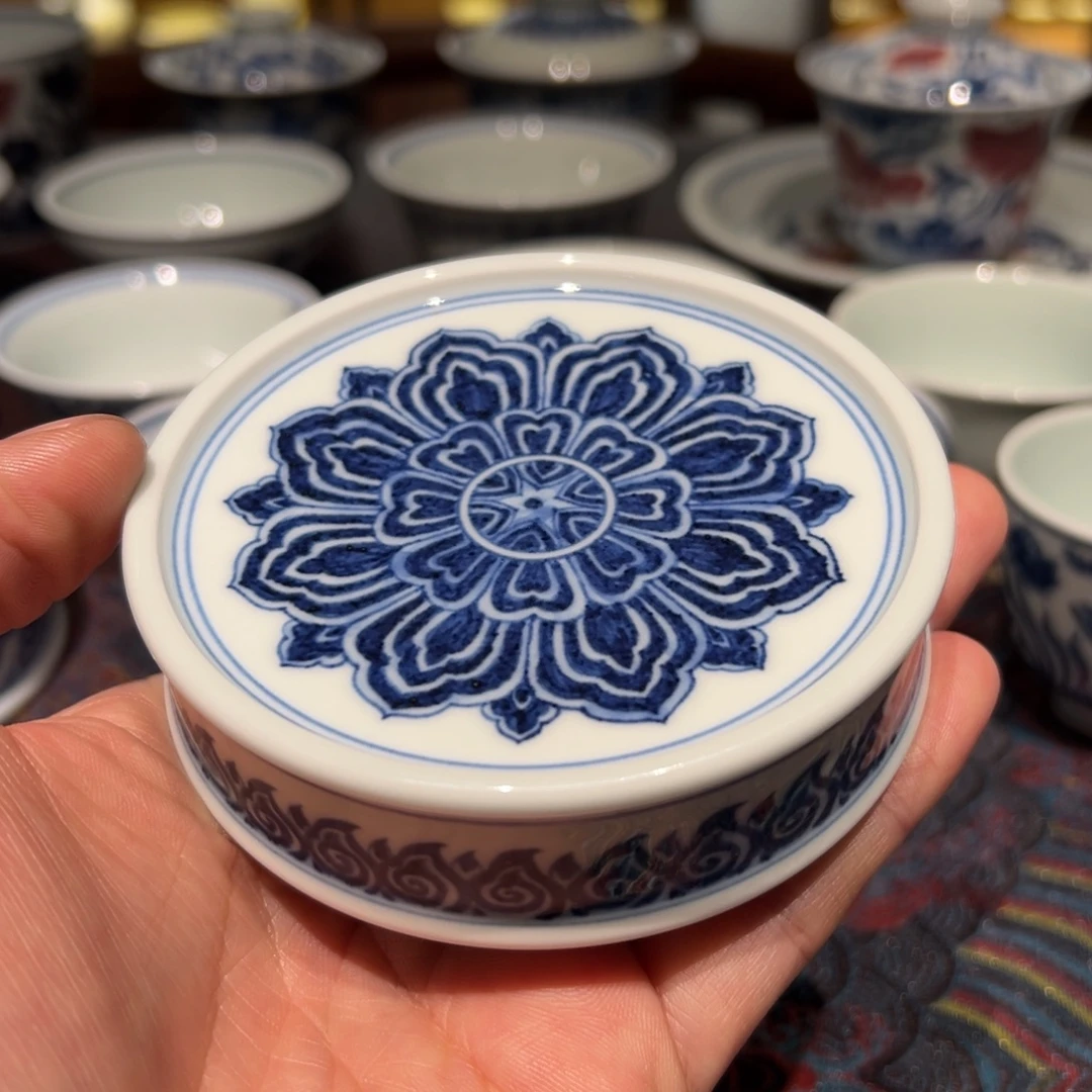陶精品青花宝相莲花盖置面径约8厘米