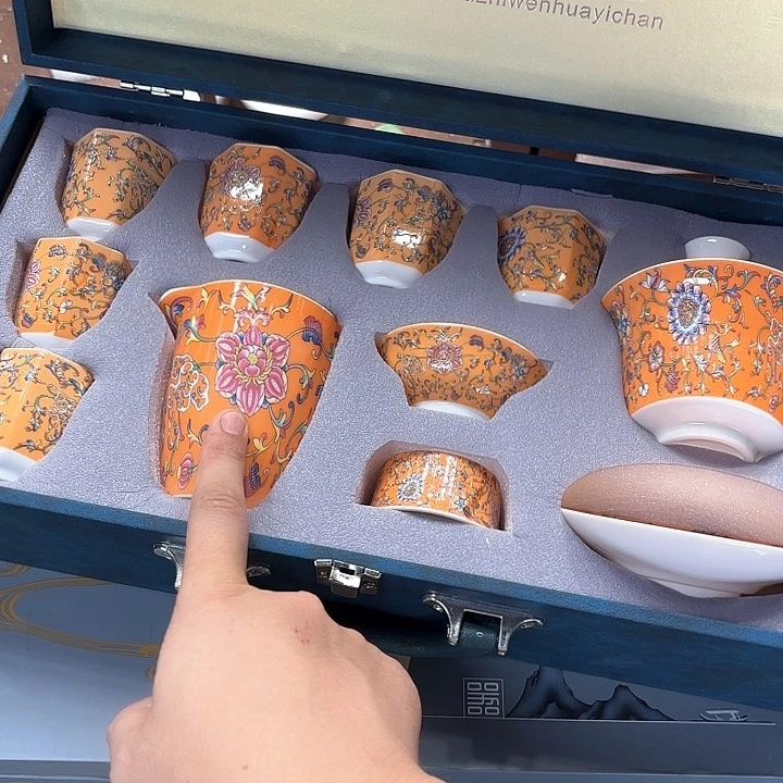 孤品茶具套装等。