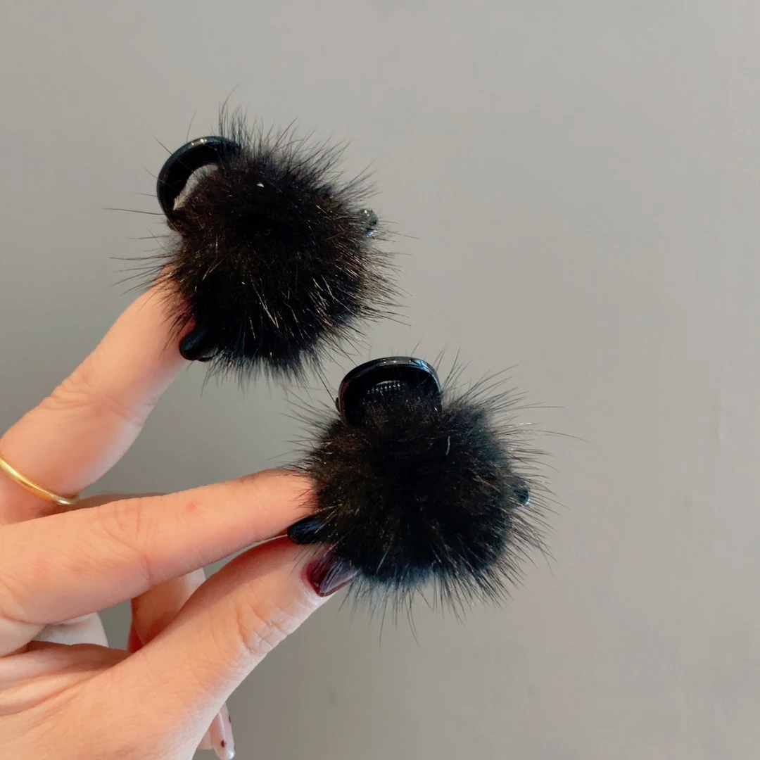 精致小毛球秋冬新品可爱小号4厘米刘海公主夹