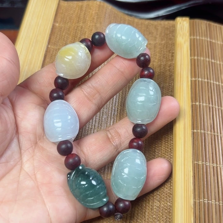 翡翠摆件未镶嵌翡翠