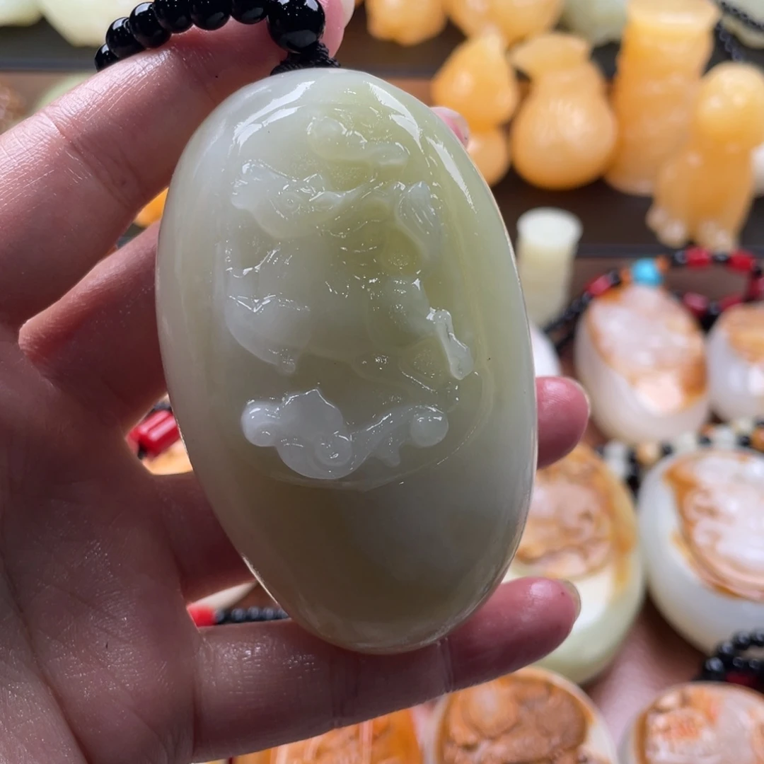 用***8石材天然古青石手把件