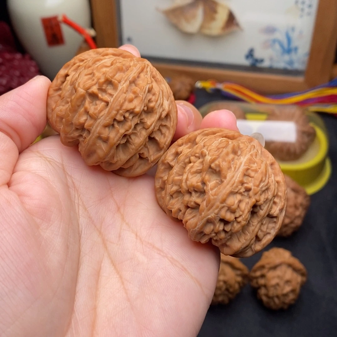 文玩核桃把件43红宝石