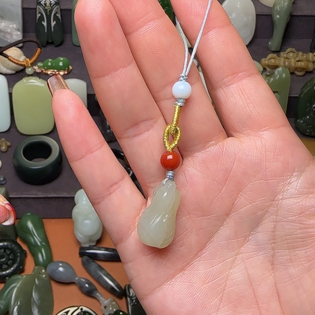 和田玉颈饰未镶嵌