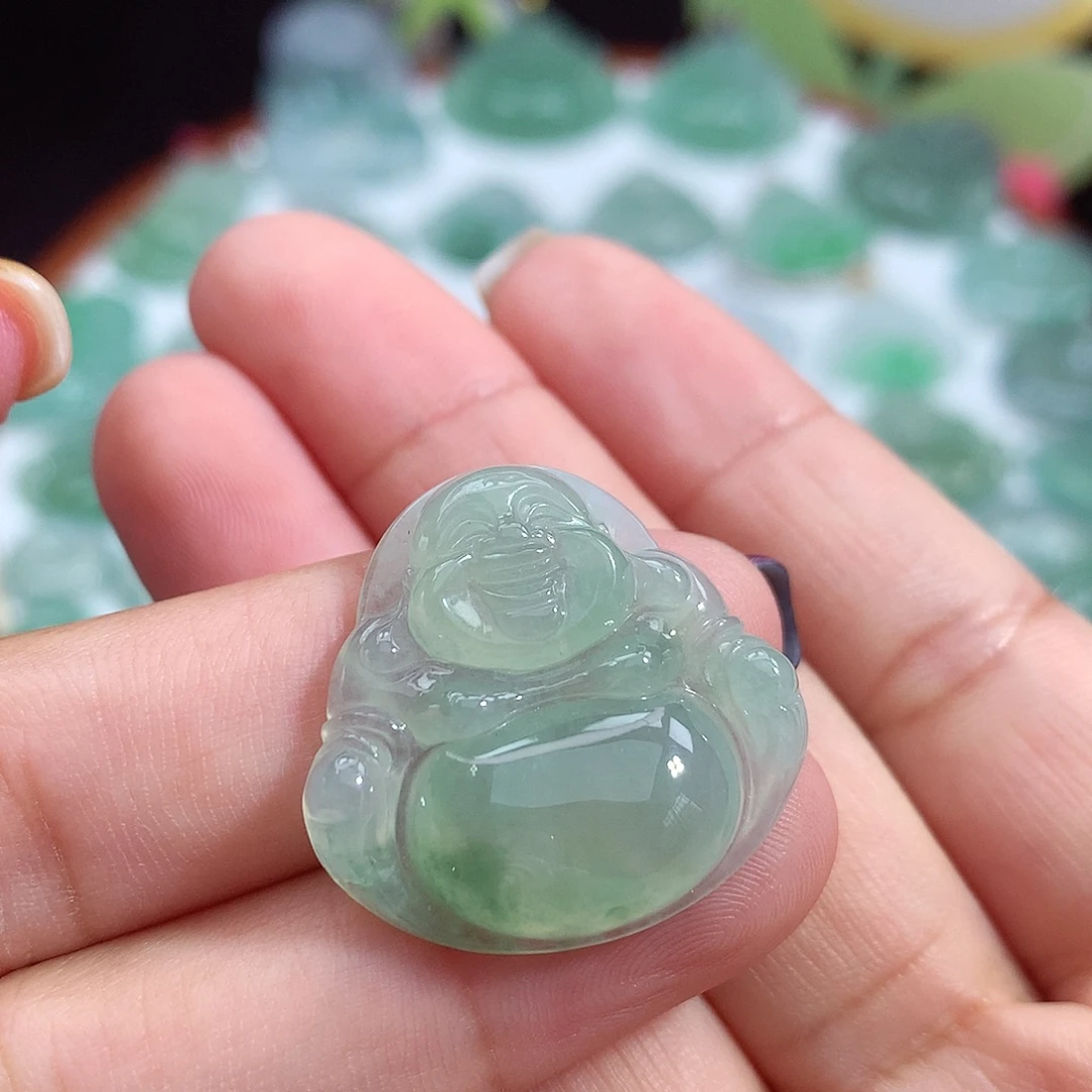 翡翠未镶嵌颈饰佛公