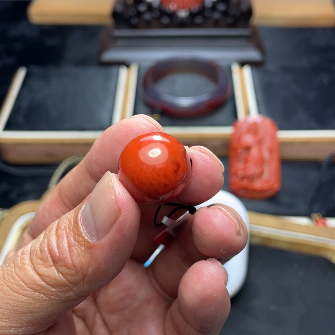 被***心南红玛瑙未镶嵌吊坠